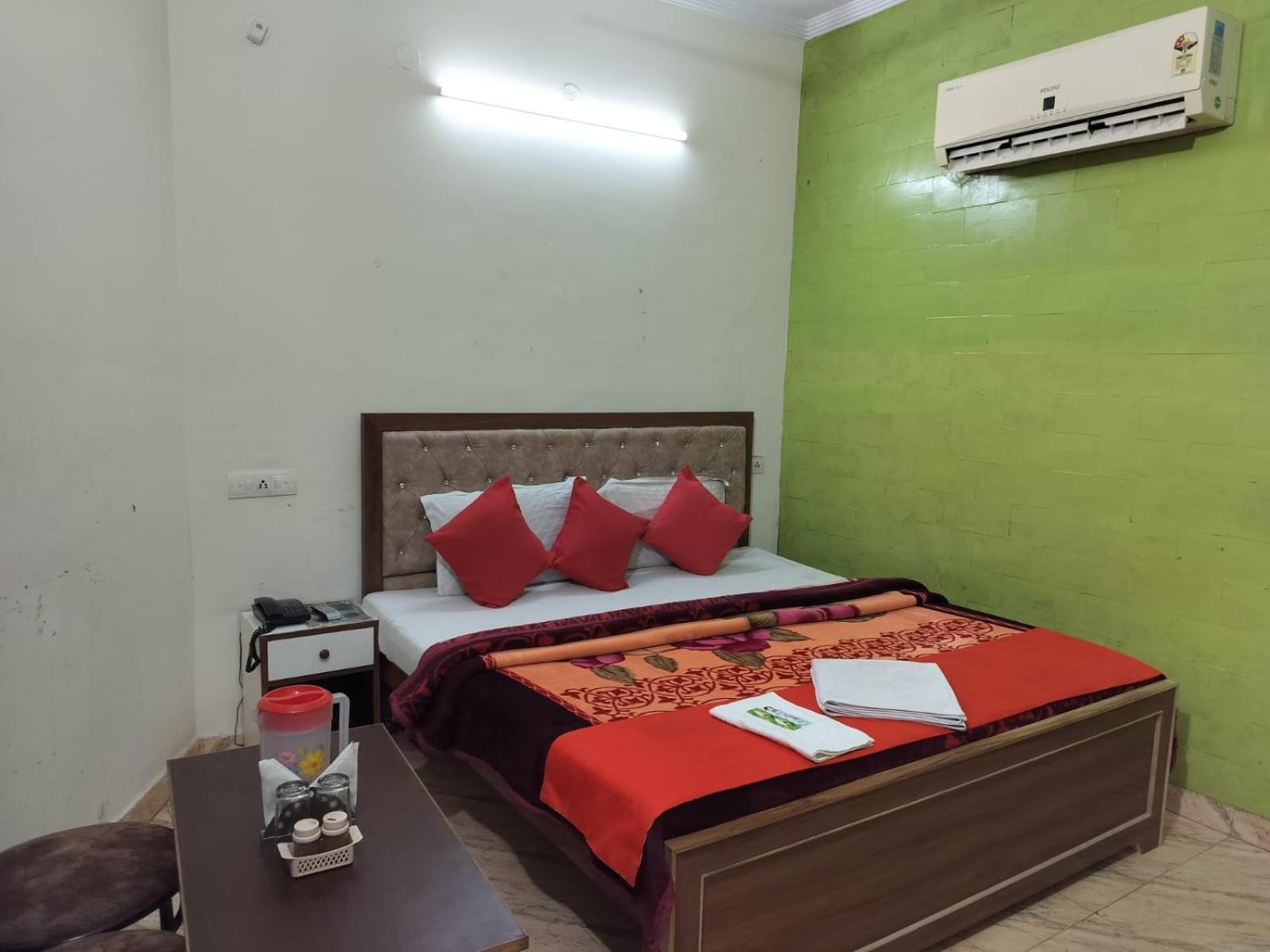 Hotel Holiday Inn Paradise Chandīgarh Exterior foto