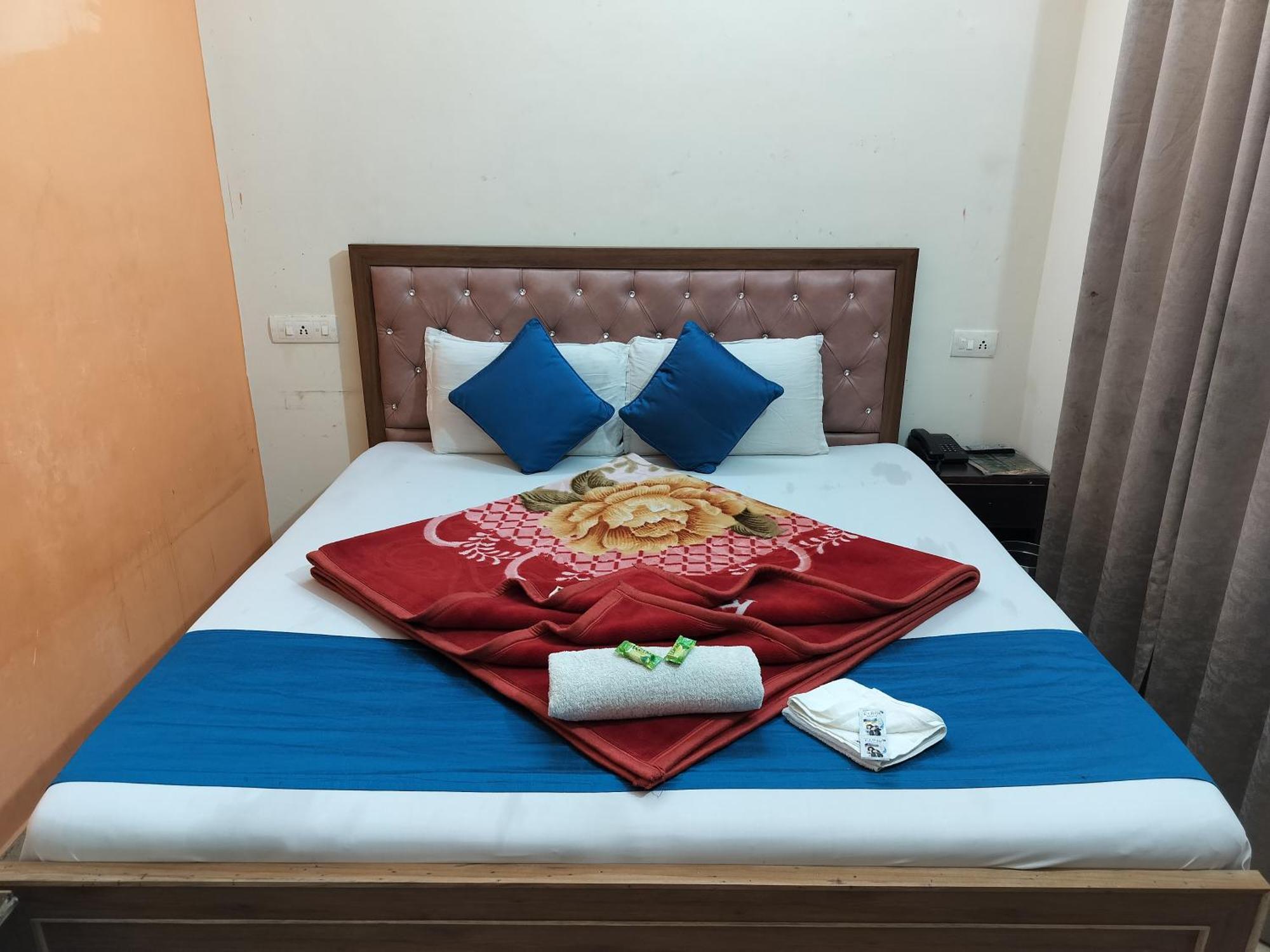 Hotel Holiday Inn Paradise Chandīgarh Exterior foto