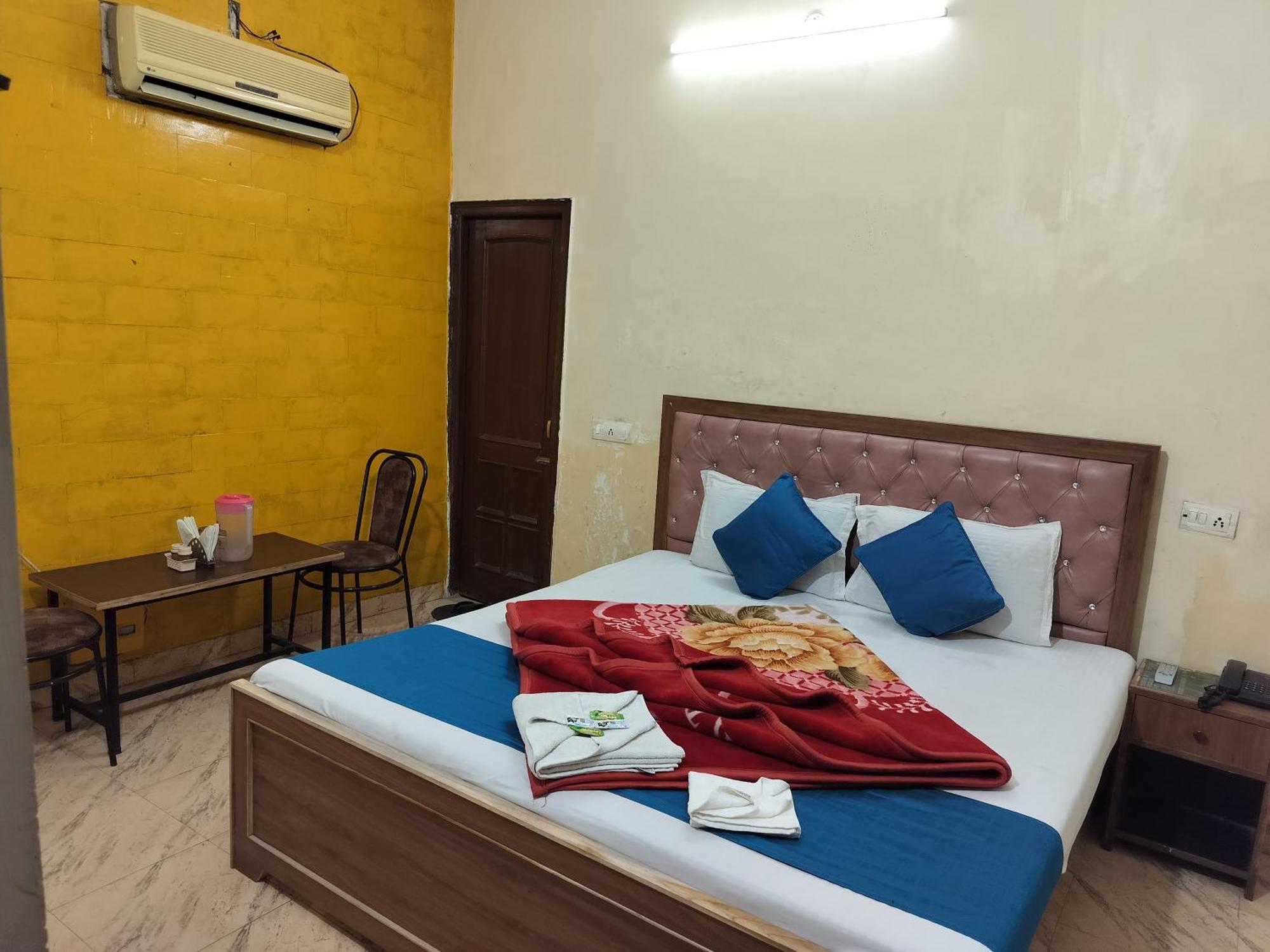 Hotel Holiday Inn Paradise Chandīgarh Exterior foto
